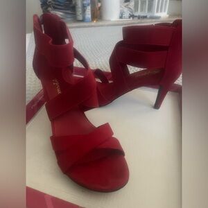 Low red heels 8.5